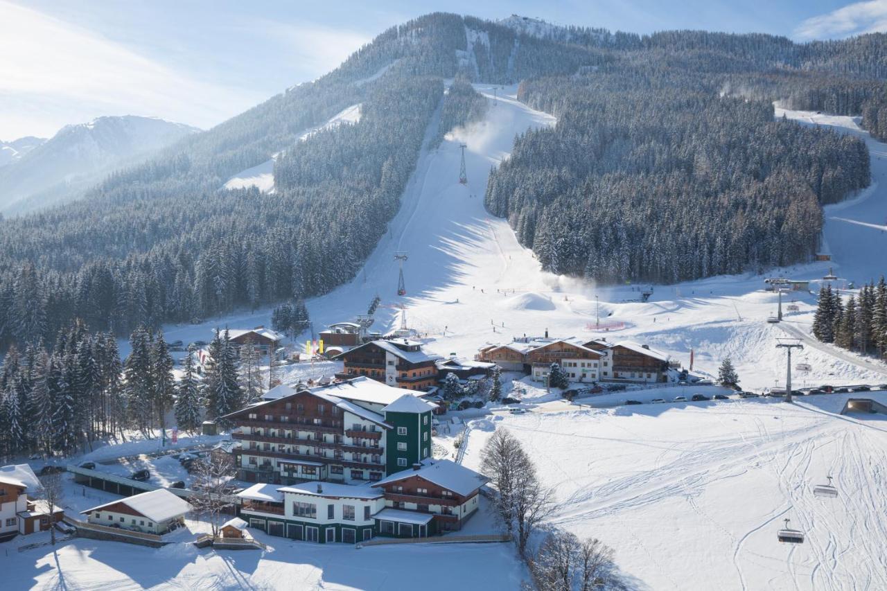 Hotel Waldfrieden Шладминг Экстерьер фото