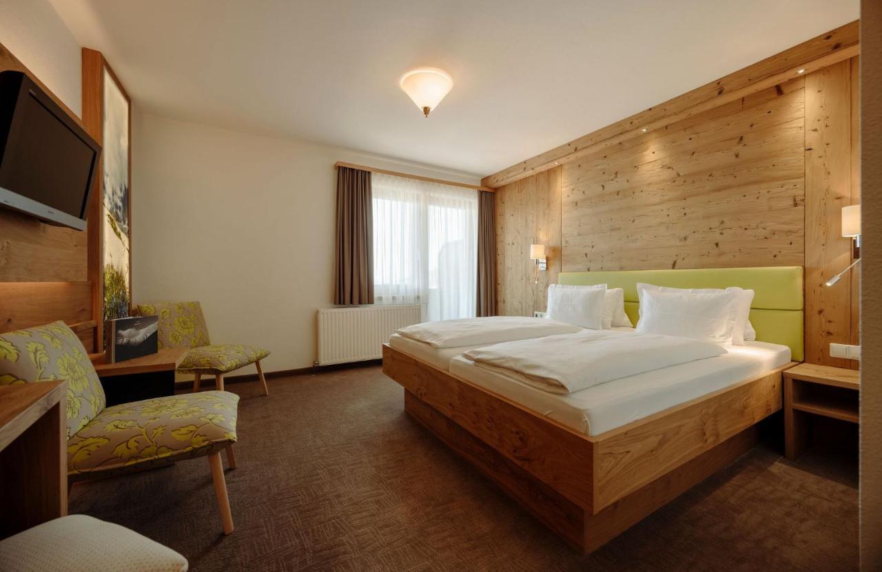 Hotel Waldfrieden Шладминг Экстерьер фото