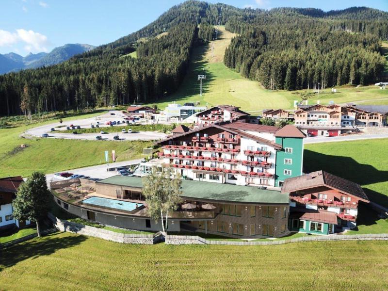 Hotel Waldfrieden Шладминг Экстерьер фото